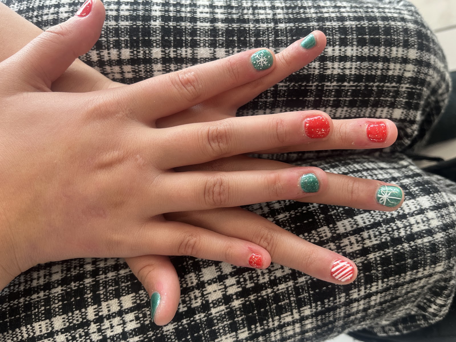 Lucky Nails & Spa logo